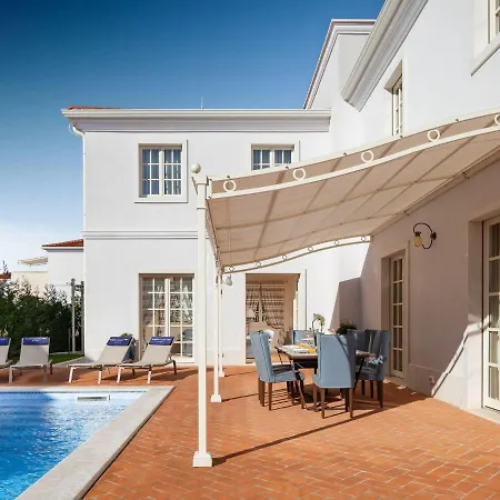 Classicly Constructed In Vabriga With Pool *
