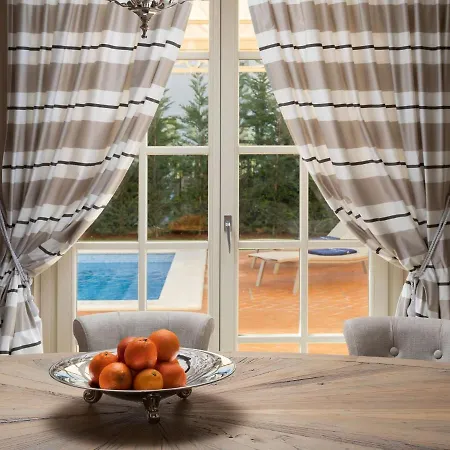 Classicly Constructed In Vabriga With Pool